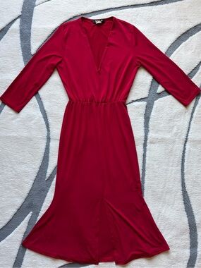 Deep Red Midi Dress with V-Neck and Flared Hem